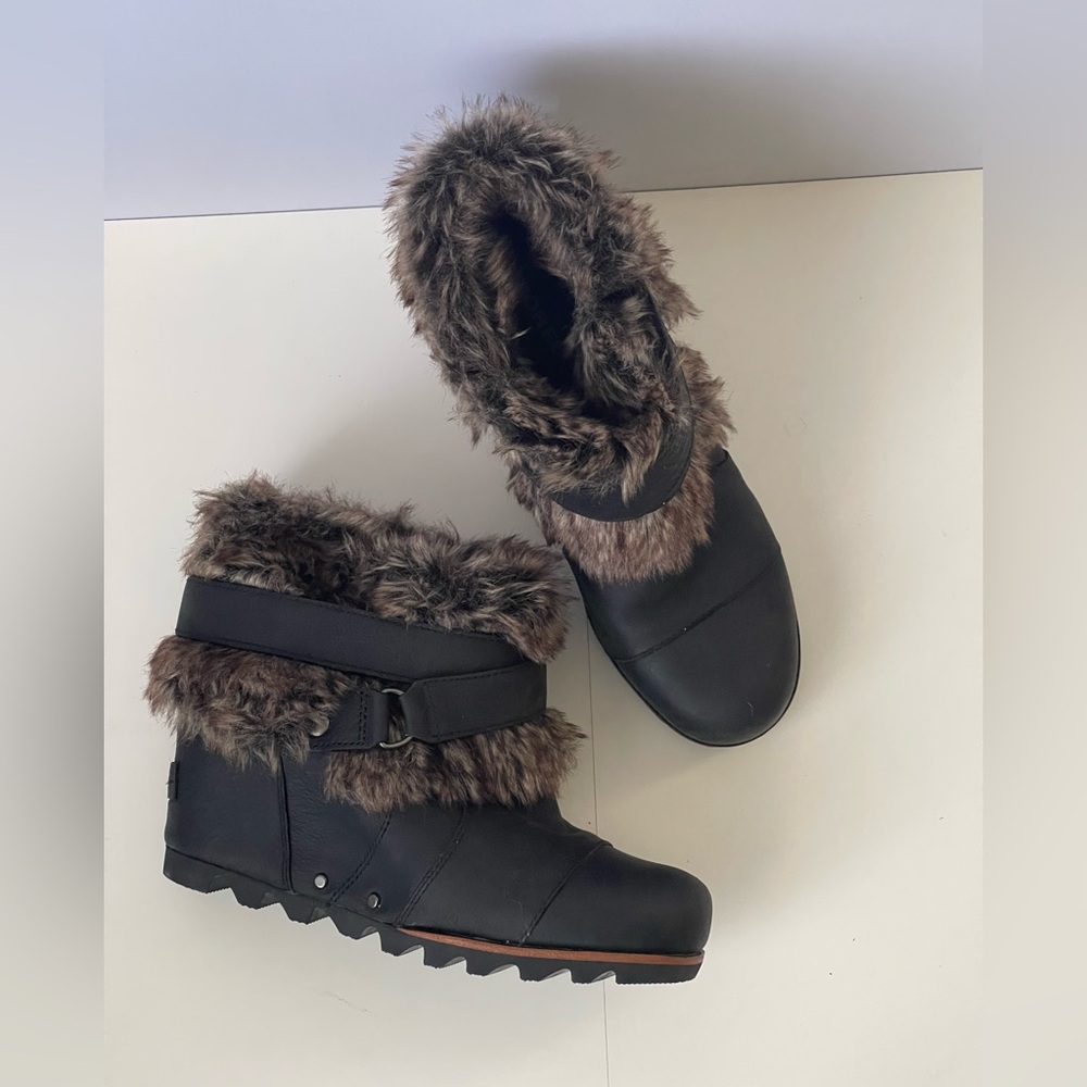 Sorel Joan of Arctic Wedge Ankle Boots 7